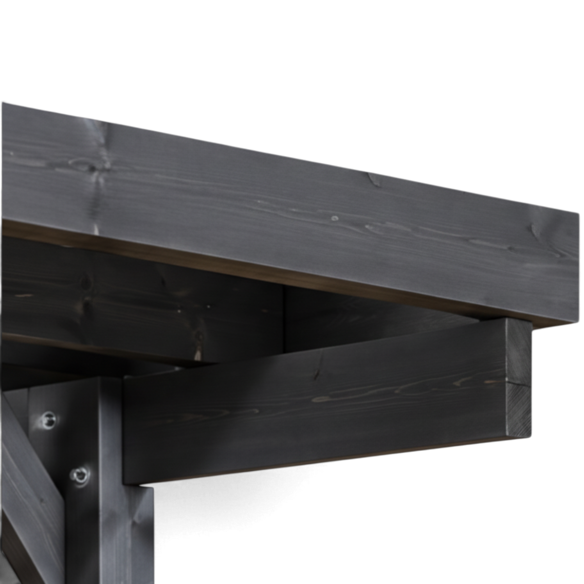 Dachkante eines grau lasierten Carports mit Pfette und Kopfband im Detail