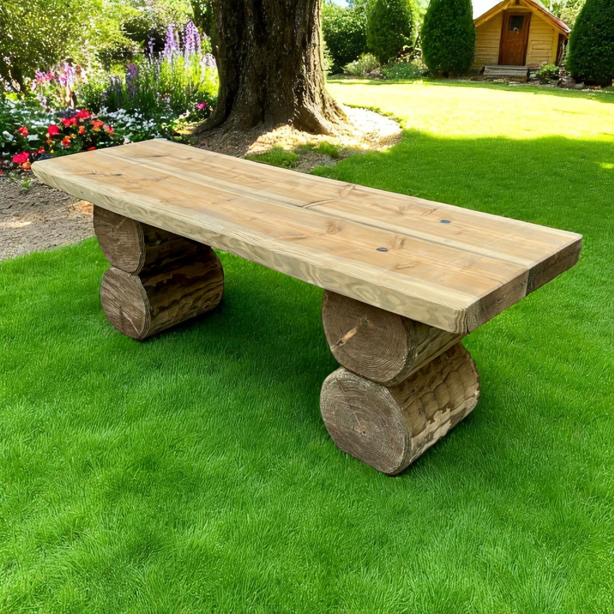 Gartentisch Veischedetal auf dem Rasen vor einem großen Baum im Garten