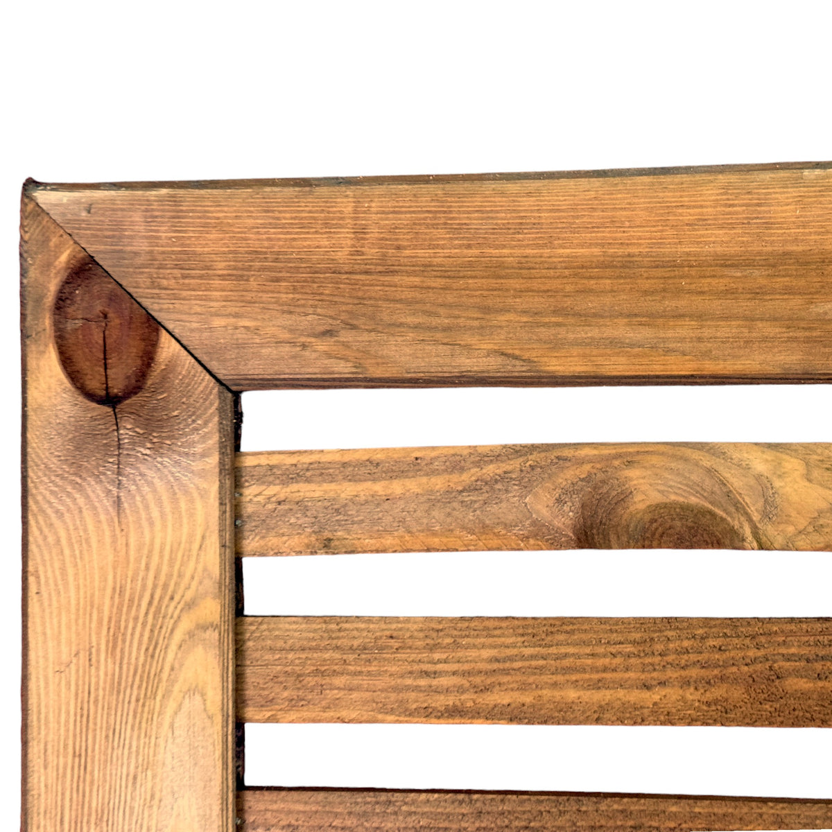 Rahmenecke aus geöltem Holz mit Lamellen am Weidenzaun Rothaarsteig, Detail