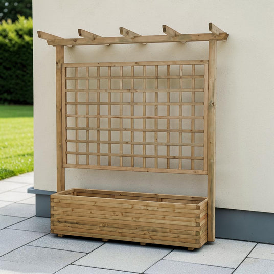 Pflanzkasten Rönkhausen mit Rankgitter als Sichtschutz vor einer Hauswand auf der Terrasse