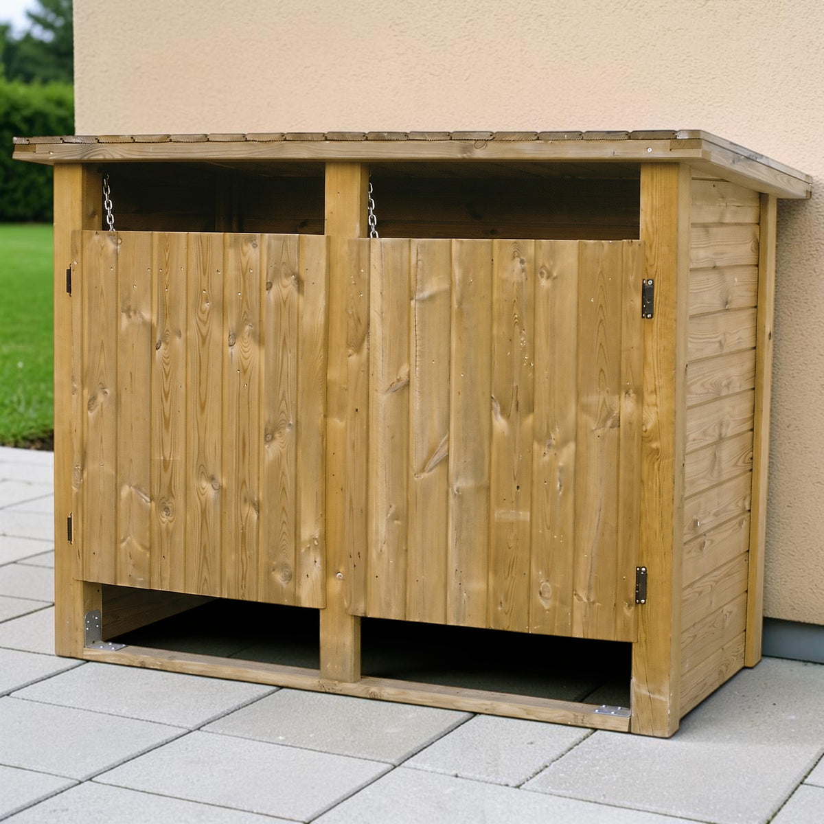 Holz Mülltonnenbox Gleierbachtal auf Terrassenplatten vor einer Hauswand
