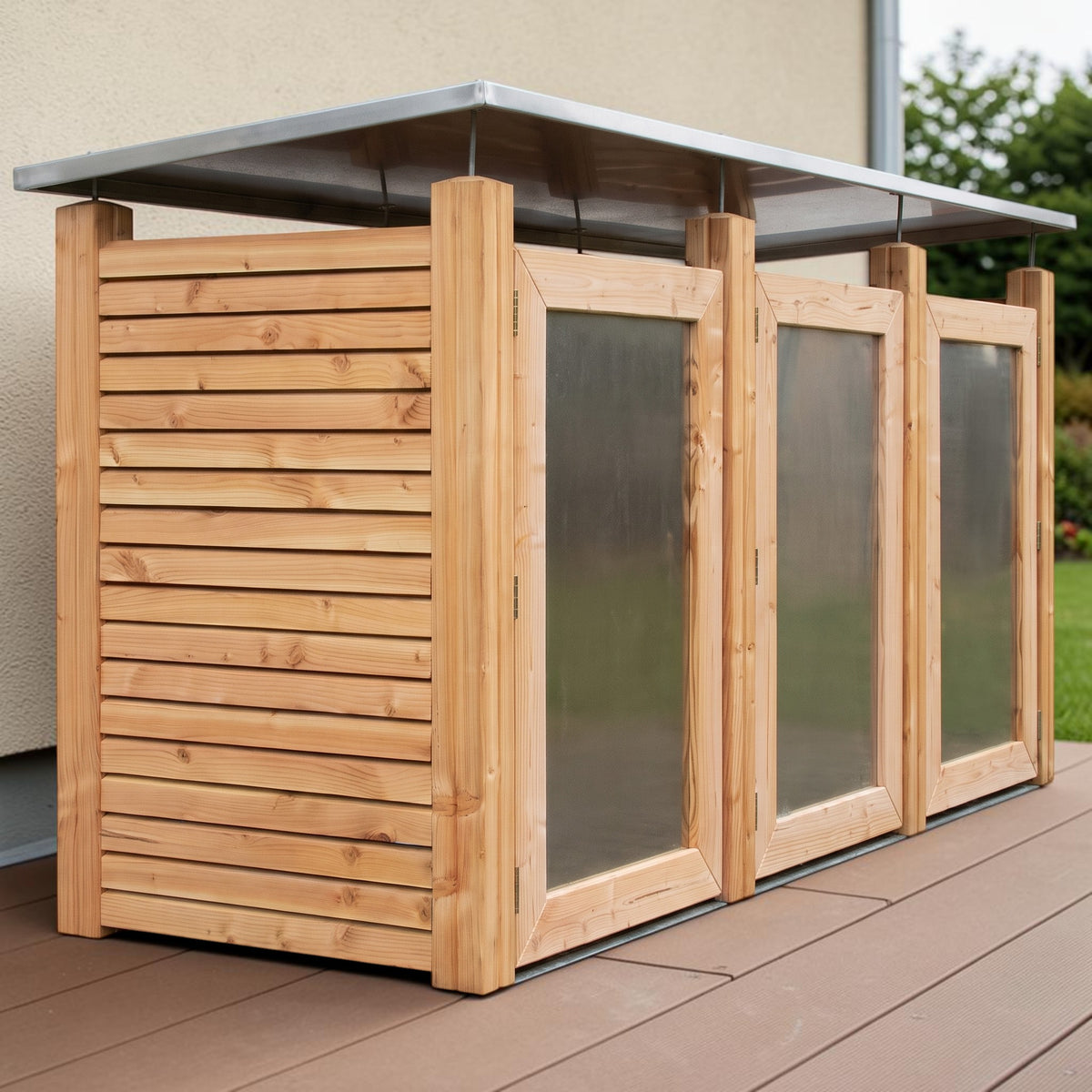 Mülltonnenbox Gleierbachtal Exclusiv auf einer Holzterrasse vor der Hauswand