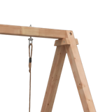 Seilaufhängung am Querbalken und Pfostenverbindung der Holzschaukel