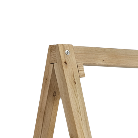 A Gestell mit Querbalken der Kletterschaukel Bödefeld im Detail