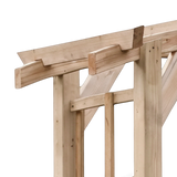 Detail der Dachbalken und Kopfbänder an der Holz Pergola Elspe
