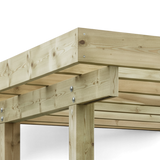 Eckverbindung von Pfette, Dachsparren und Pfosten des Carports im Detail