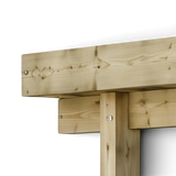 Pfette auf dem Pfosten mit Dachblende am Holz Carport im Detail