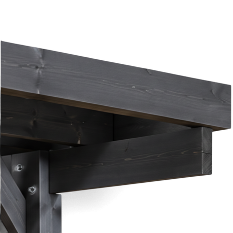 Dachkante eines grau lasierten Carports mit Pfette und Kopfband im Detail