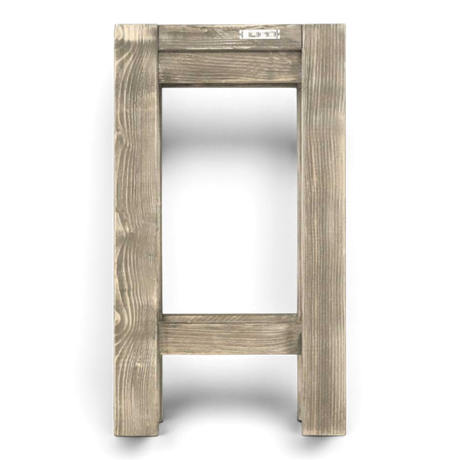 Hocker Stockmetal von der Schmalseite gesehen mit Plakette, Freisteller