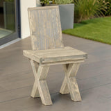 Massivholz Stuhl Steingrund auf einer Terrasse im Garten