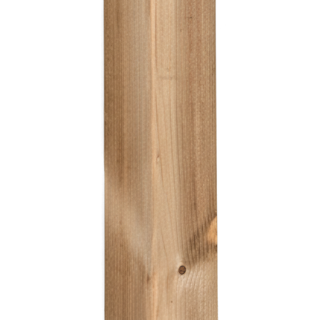 Nahaufnahme eines Holzpfostens der Pergola Latrop