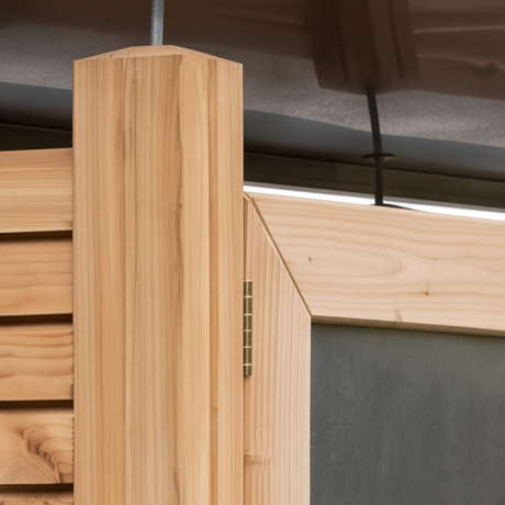 Pfosten mit Türrahmen und Türfüllung der Mülltonnenbox Exclusiv in Nahaufnahme