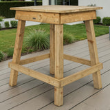 Holz Stehtisch Wildewiesetal auf einer Terrasse vor Rasen und Gräsern
