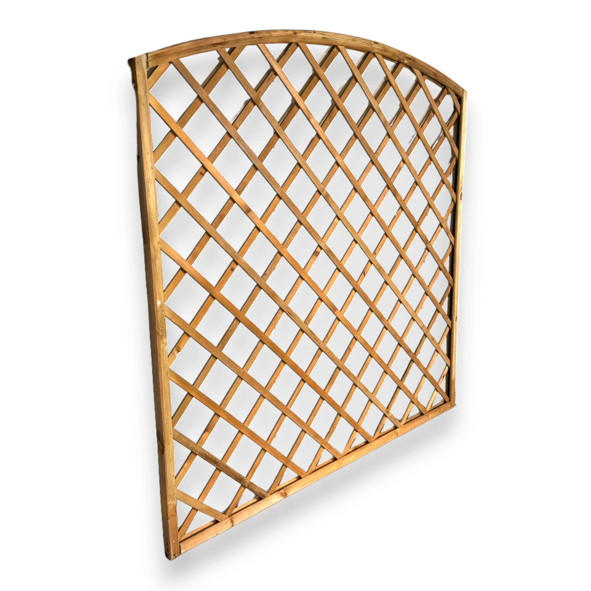 Holzgitter Dillenberg schräg von rechts mit Rahmen und Diagonallatten