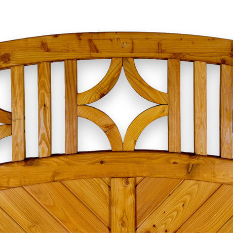 Ziergitter mit Rautenornament und senkrechten Stäben im Oberbogen des Bremberg
