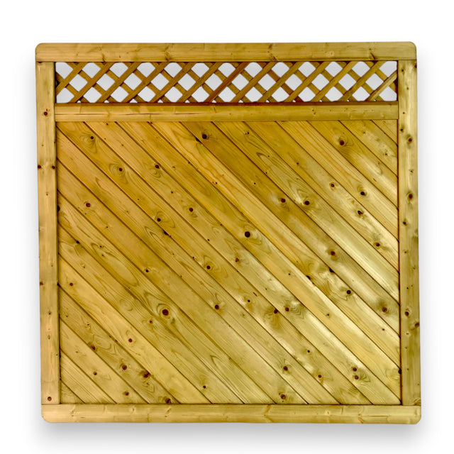 Sichtschutz Dichtzaun Langenberg aus kesseldruckimprägniertem Nadelholz mit diagonaler Füllung und Gitter oben