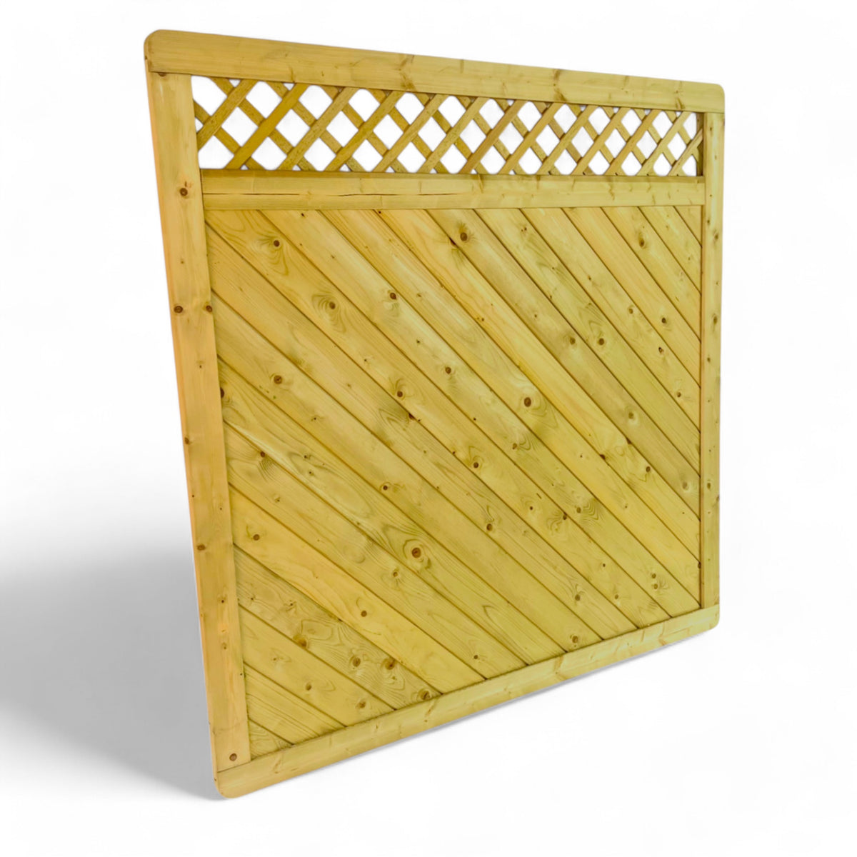 Dichtzaun Langenberg aus Holz schräg von links mit Rahmen, Freisteller