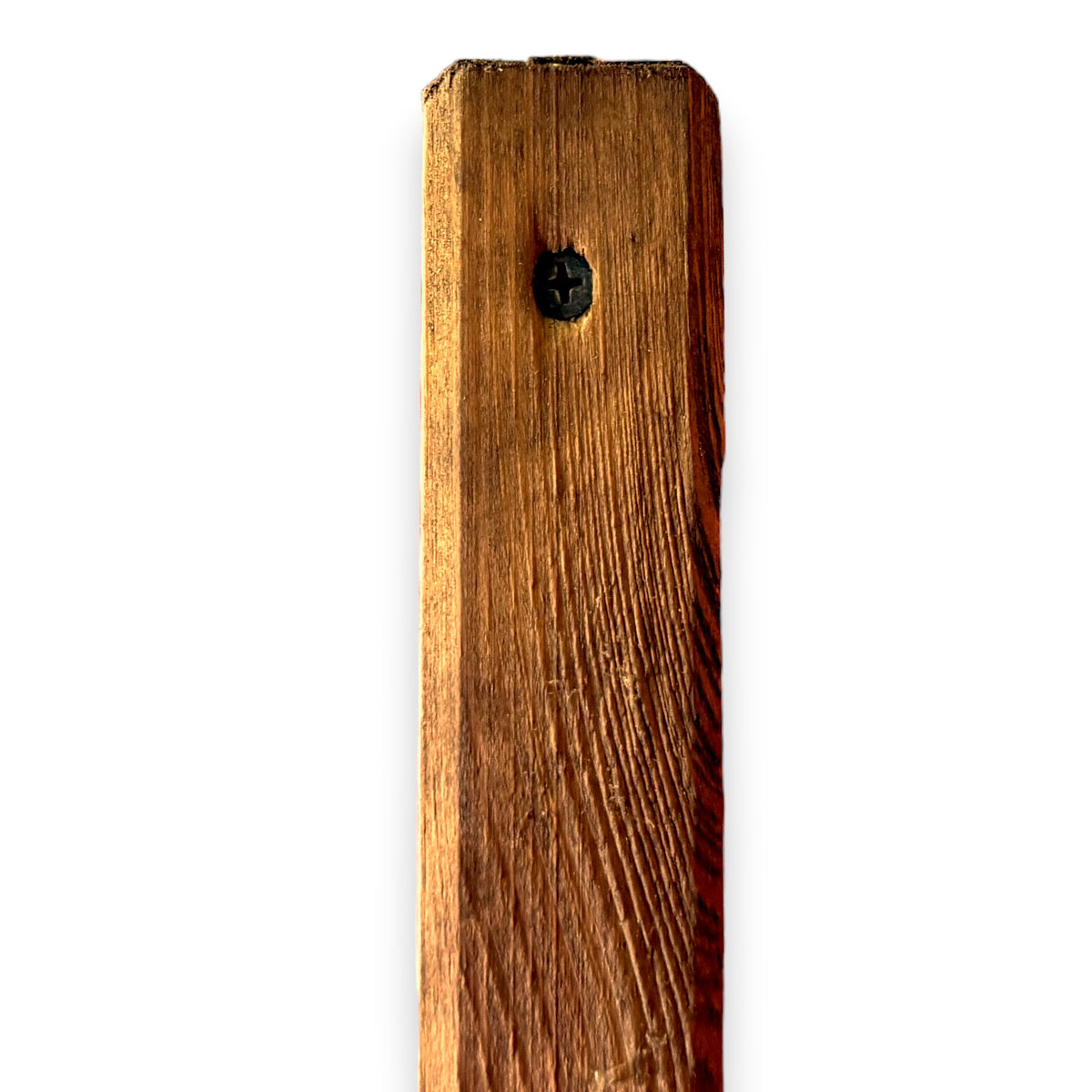 Seitlicher Holzrahmen des Weidenzaun Elements mit Verschraubung, Nahaufnahme