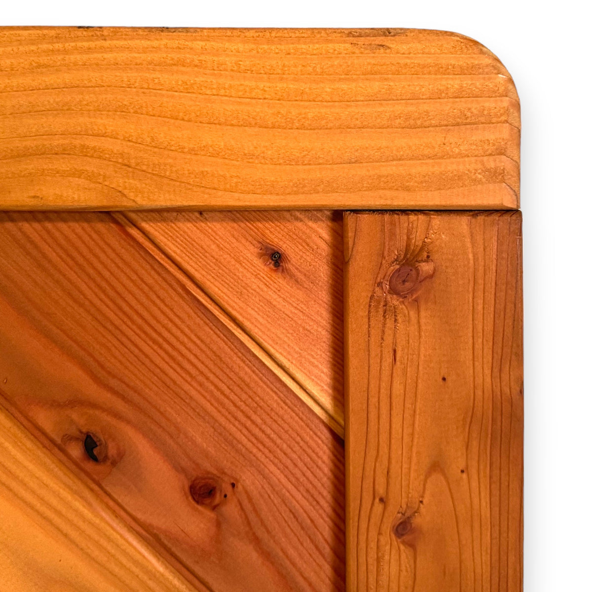 Abgerundete Rahmenecke aus geölter Lärche am Sichtschutz Stüppel, Detail