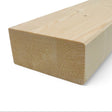 Brettschichtholz BSH naturbelassen, verleimter Holzbalken mit sichtbaren Lamellen an der Stirnseite