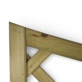 Rahmenecke mit Diagonalstrebe am Holz Sichtschutzelement im Detail