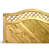 Detail vom Homberg Zaunelement mit Rankgitter im Bogen und diagonaler Brettfüllung