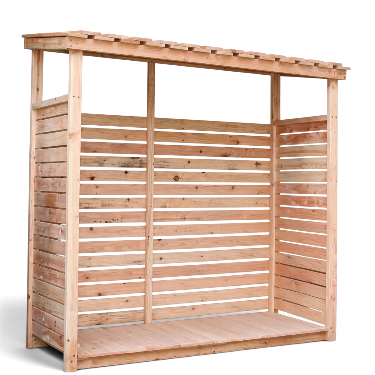 Leeres Holz Kaminholzregal mit Lattenrückwand, Seitenwänden und Dach, Freisteller