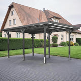 Lasierter Holz Carport Willingen auf gepflastertem Stellplatz vor einem Einfamilienhaus
