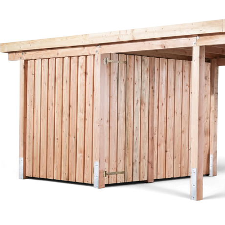 Geräteraum des Carports mit Verkleidung aus senkrechten Brettern, Seitenansicht