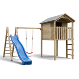Spielturm Oberkirchen aus kesseldruckimprägniertem Holz mit Stelzenhaus, Schaukel, blauer Rutsche und Leiter, Freisteller