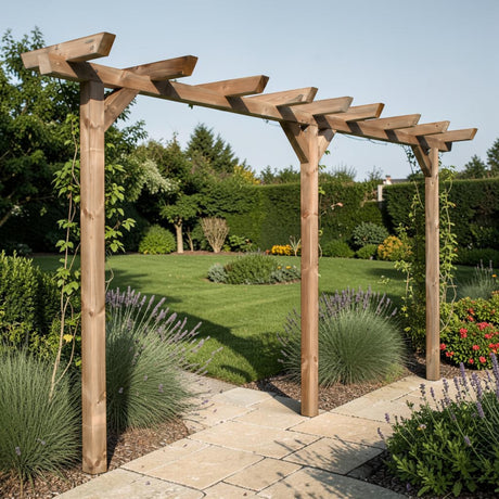 Holz Pergola Latrop mit Kletterpflanzen an einem Gartenweg vor Rasen und Beeten