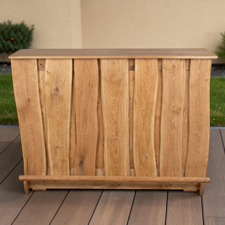 Eichentheke Grevenbrück als Gartentheke auf einer Holzterrasse vor der Hauswand