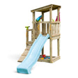 Spielturm Altena aus kesseldruckimprägniertem Holz mit hellblauer Rutsche, Kletterrampe und Sandkasten, Freisteller
