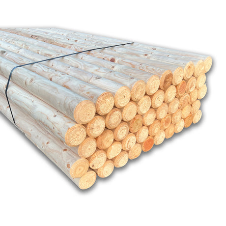 Sprungstangen Hindernisstangen aus Holz naturbelassen als gebündelter Stapel, Freisteller
